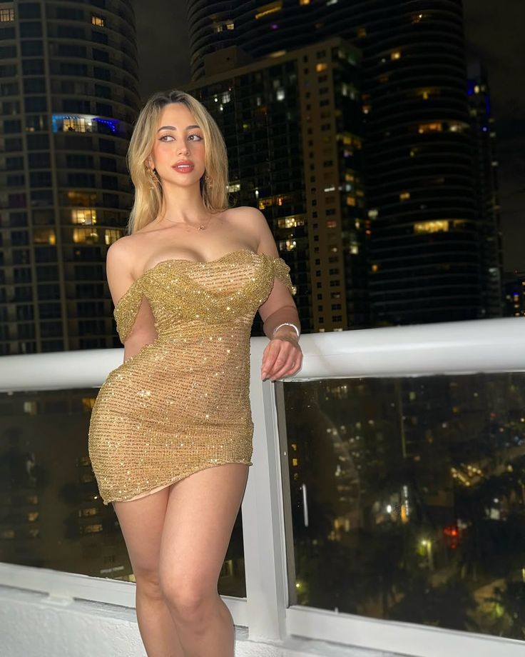 alanya-escort-hizmeti-yağmur-manken-görünümlü-bayan